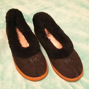EUC Ugg slippers, sz 8 suede upper w/ rubber sole